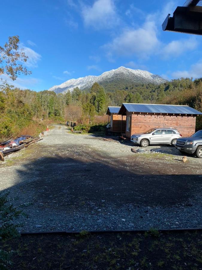 Cabanas & Tinajas Entre Volcanes Hornopiren Exterior foto